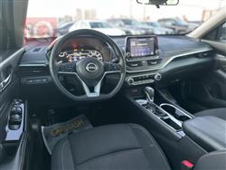 نيسان ألتيما